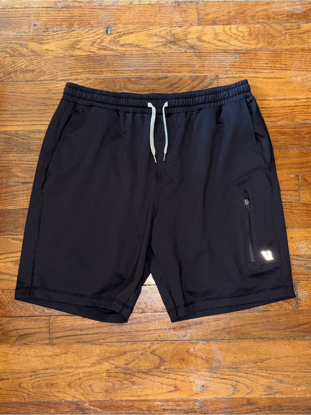 Vuori Sunday Performance Shorts Size Mens Large 8”